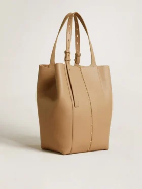 24/7-Tasche North South aus cappuccinofarbenem Leder mit verstellbaren Trägern