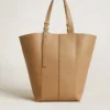 24/7-Tasche North South aus cappuccinofarbenem Leder mit verstellbaren Trägern