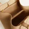 24/7-Tasche North South aus cappuccinofarbenem Leder mit verstellbaren Trägern