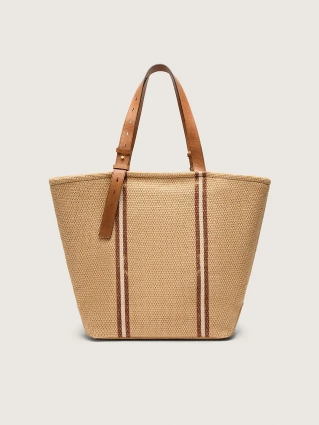 24.7 Tragetasche aus naturfarbener Raffia und braunem Leder mit goldenen Metalldetails