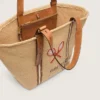 24.7 Tragetasche aus naturfarbener Raffia und braunem Leder mit goldenen Metalldetails