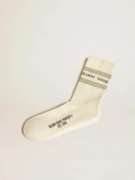 Abgetragene weisse Socken mit Used-Look-Details und salbeigrünen Streifen