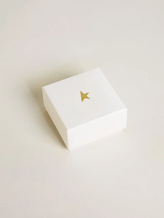 Anhänger in Form des Buchstabens Y aus goldfarbenem Messing mit Kristallen