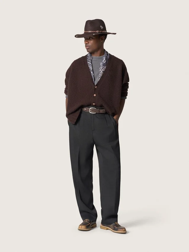 Anthrazitgrauer Schal mit Paisley-Print