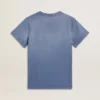 Ausgebleichtes hellblaues Damen-Hemd mit Aufdruck auf der Brust