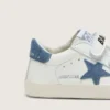 Baby Old School aus weissem Leder mit einem Stern aus denimblauem Wildleder