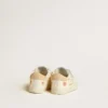 Baby-School aus Nappaleder mit rosa Rosenmotiv und weissem Stern aus Wildleder