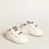 Baby-School-Set aus weissem Nappaleder mit rosa Lederlasche an der Ferse