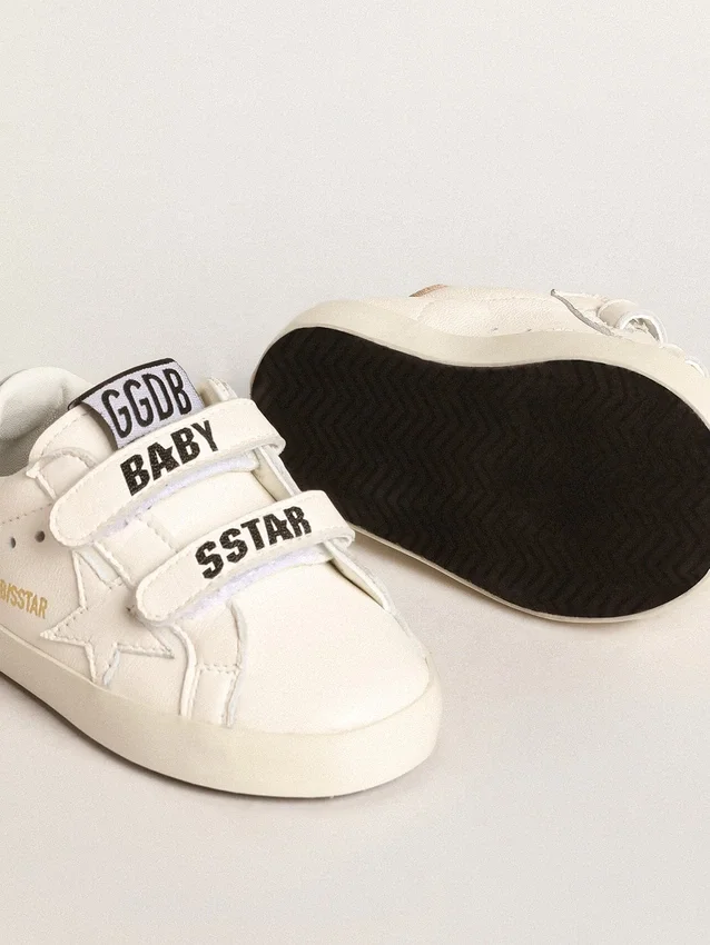 Baby-School-Set aus weissem Nappaleder mit rosa Lederlasche an der Ferse