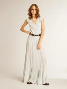 Babyblaues Damenkleid mit vertikalem Streifenmuster