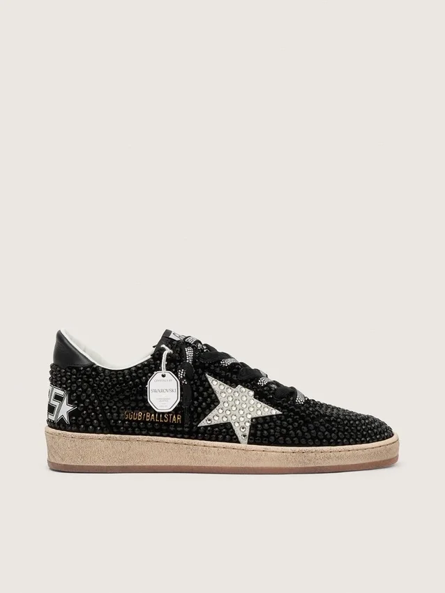 Ball Star aus schwarzem Wildleder mit weissem Stern und Swarovski-Kristallen
