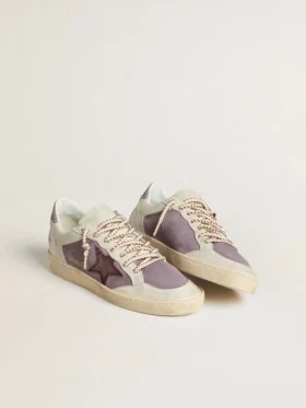 Ball Star für Damen aus lila Wildleder mit burgunderrotem Lederstern und lila Wildleder-Fersenlasche