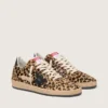 Ball Star für Damen aus Ponyfell mit Leopardenmuster, schwarzem Lederstern und Fersenlasche