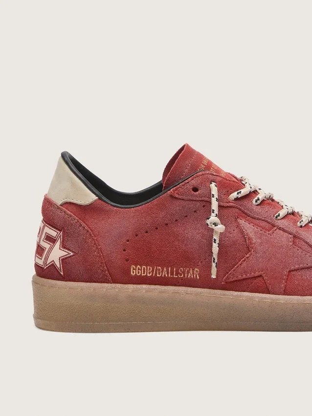 Ball Star für Damen aus rostrotem Wildleder mit Ton-in-Ton-Stern