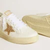 Ball Star für Damen aus weissem Leder mit goldenem Glitzerstern und schwarzer Glitzer-Fersenlasche