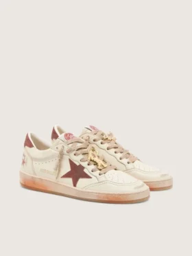 Ball Star für Damen aus weissem Leder mit rostfarbenem Lederstern und Fersenlasche
