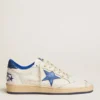 Ball Star für Damen aus weissem Nappa mit hellblauem Stern aus Metallic-Leder und Fersenlasche