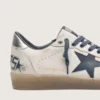 Ball Star für Herren aus weissem Leder mit dunkelblauem Lederstern und silberner Fersenlasche aus laminiertem Leder
