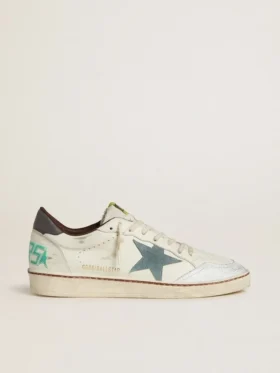 Ball Star für Herren aus weissem Leder mit hellblauem Stern aus Wildleder und brauner Fersenlasche aus Nubukleder