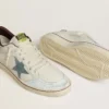Ball Star für Herren aus weissem Leder mit hellblauem Stern aus Wildleder und brauner Fersenlasche aus Nubukleder