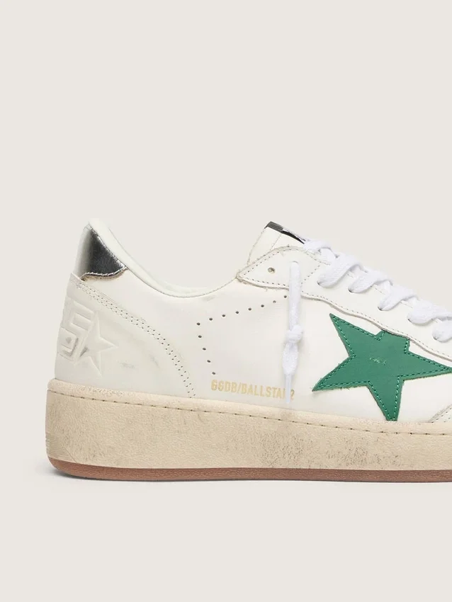Ball Star für Damen mit grünem Lederstern und Fersenlasche aus Metallic-Leder