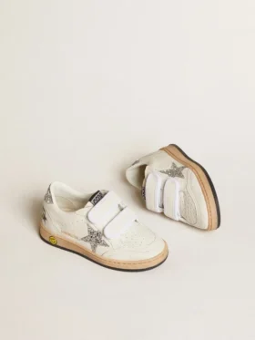 Ball Star Junior aus Nappa mit silbernem Glitzerstern und Fersenlasche