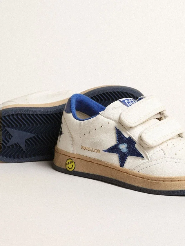Ball Star Junior mit blauem Metallic-Lederstern und Fersenlasche