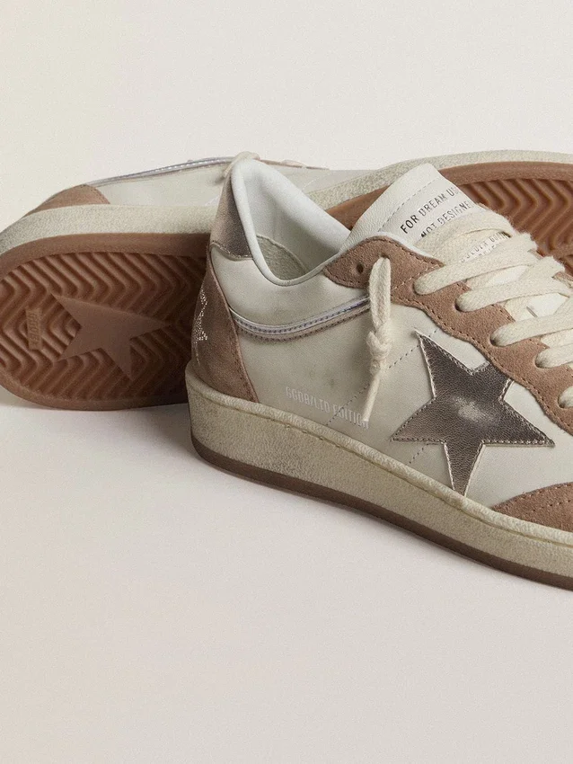 Ball Star LTD aus weissem Nappaleder und altrosa Wildleder mit silbermetallischem Lederstern und Fersenlasche