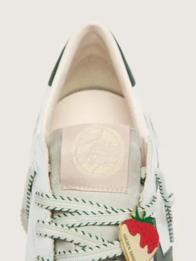 Ball Star LTD für Damen aus weissem Leder mit grünem Stern und Lederwaren