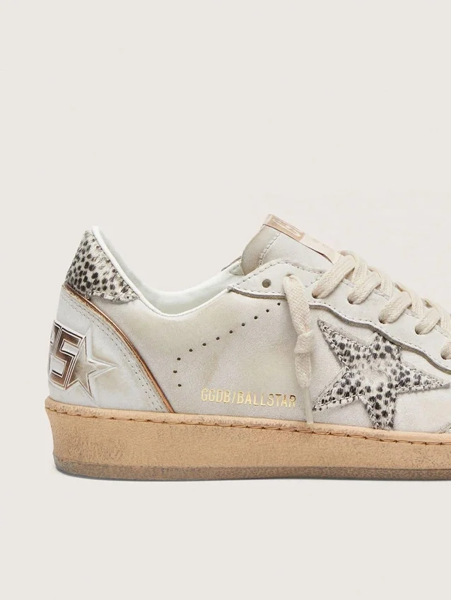 Ball Star LTD für Damen aus weissem Leder mit Stern aus Ponyfell im Animal-Print