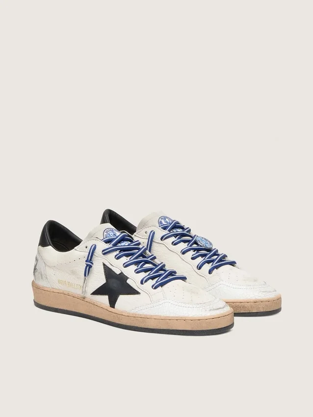 Ball Star LTD für Damen aus weissem Nappaleder mit schwarzem Lederstern und Fersenlasche