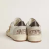 Ball Star LTD für Damen mit beigem Stern und schwarzer Fersenlasche