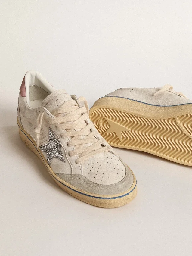 Ball Star mit Glitzerstern und rosa Wildleder-Fersenlasche