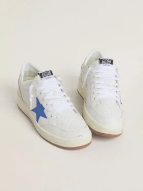 Ball Star mit hellblauem Lederstern und silberfoliertem Lederlaschen an der Ferse