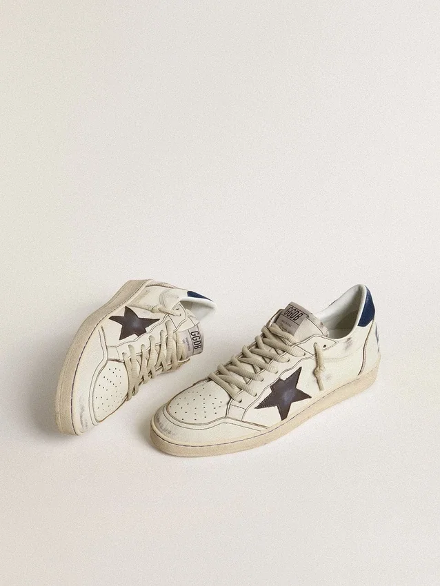Ball Star mit schwarzem Stern und blauer Fersenlasche aus Wildleder