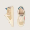 Ball Star Young aus beigem Wildleder mit rotem Stern und hellblauer Fersenlasche