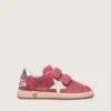 Ball Star Young aus rotem Wildleder mit weissem Lederstern und silbermetallischer Fersenlasche