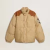 Beige Bomberjacke mit Leder- und Aufnähdetails