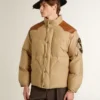 Beige Bomberjacke mit Leder- und Aufnähdetails