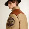 Beige Bomberjacke mit Leder- und Aufnähdetails