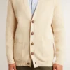 Beige Herren-Strickjacke mit «Golden»-Schriftzug auf der Rückseite