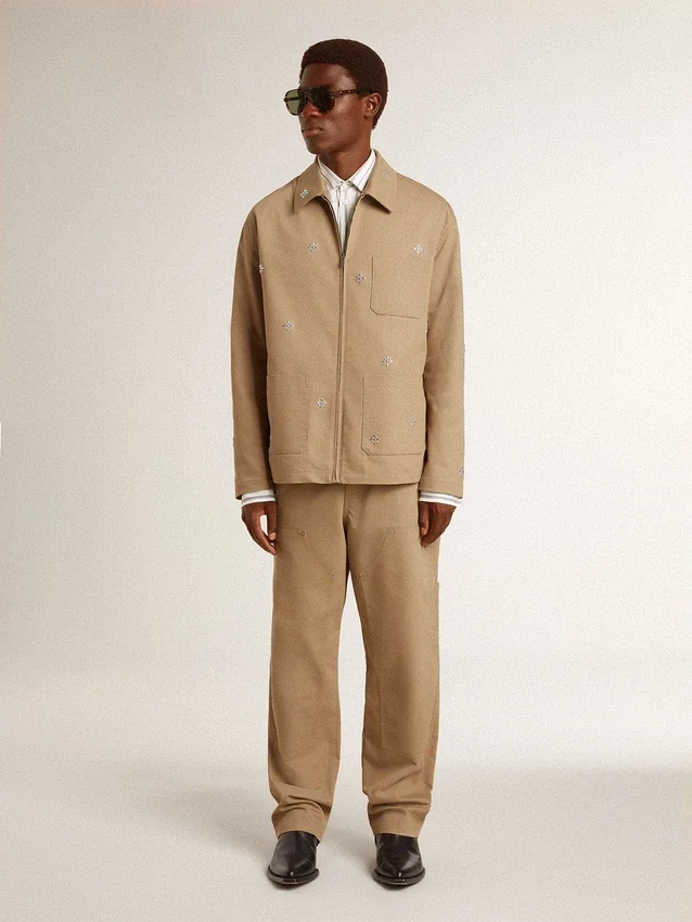 Beige Herrenhose mit Aufnähern