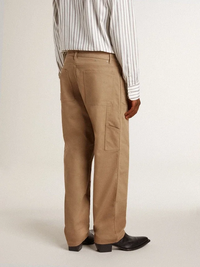 Beige Herrenhose mit Aufnähern