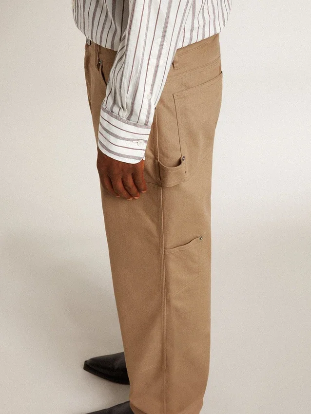 Beige Herrenhose mit Aufnähern
