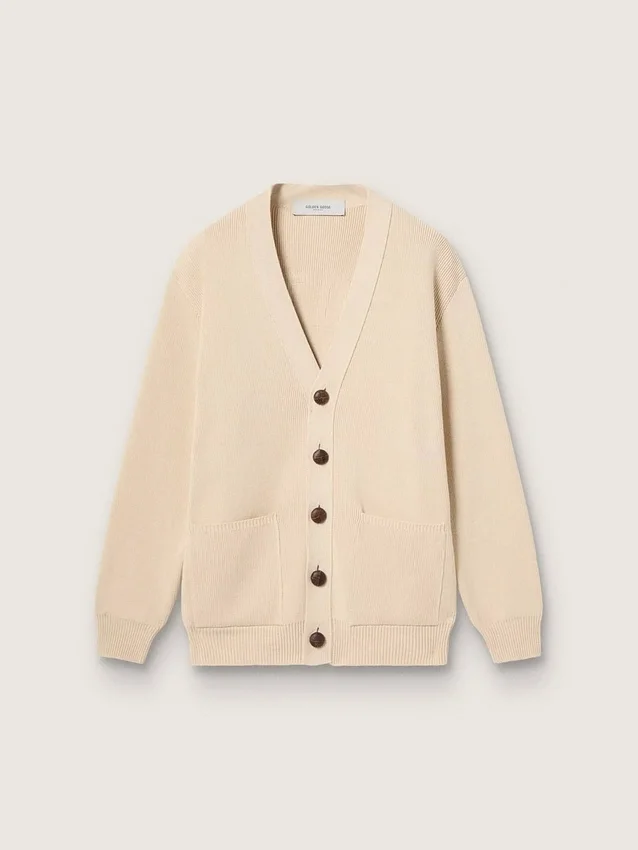 Beigefarbene Damen-Strickjacke mit «Golden»-Schriftzug auf dem Rücken