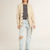 Beigefarbene Damen-Strickjacke mit «Golden»-Schriftzug auf dem Rücken