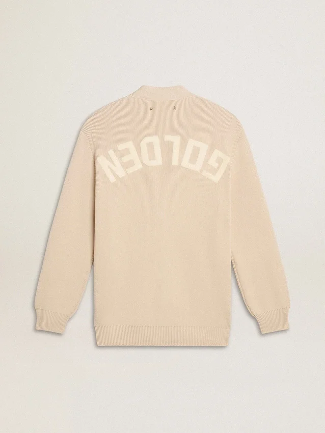 Beigefarbene Damen-Strickjacke mit «Golden»-Schriftzug auf dem Rücken