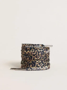 Beigefarbene Schnürsenkel mit Leopardenmuster und kontrastierendem weissem Logo