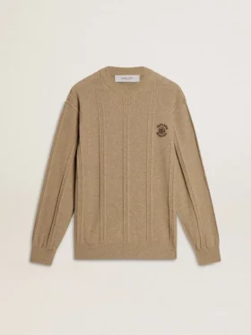 Beiger Herrenpullover mit gesticktem Logo