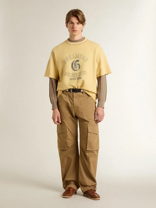 Beiger Herrenpullover mit gesticktem Logo
